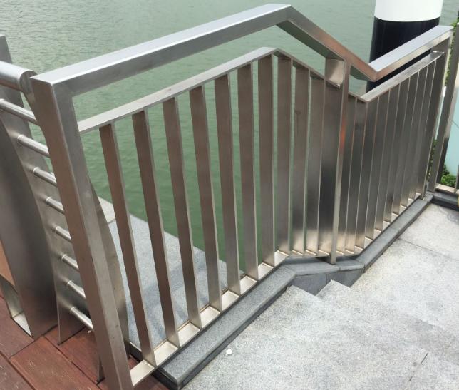 重慶不銹鋼扁鋼用于欄桿